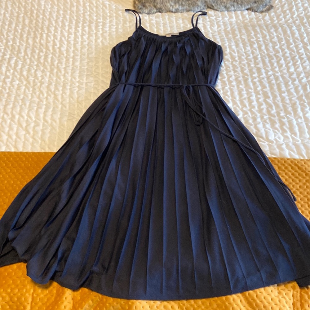 Loft navy pleated dress sz M